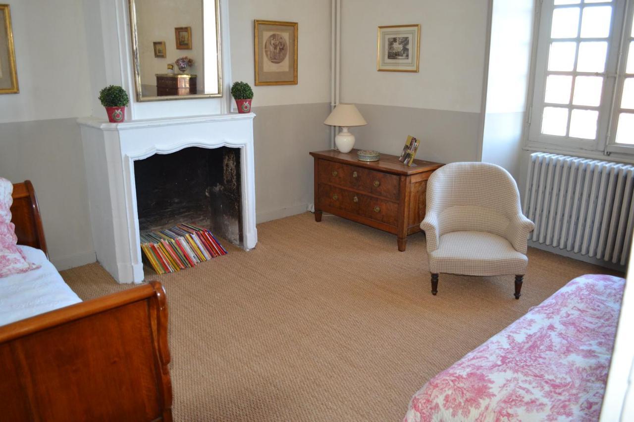 Le Petit Logis Bed & Breakfast Rouillac  Bagian luar foto