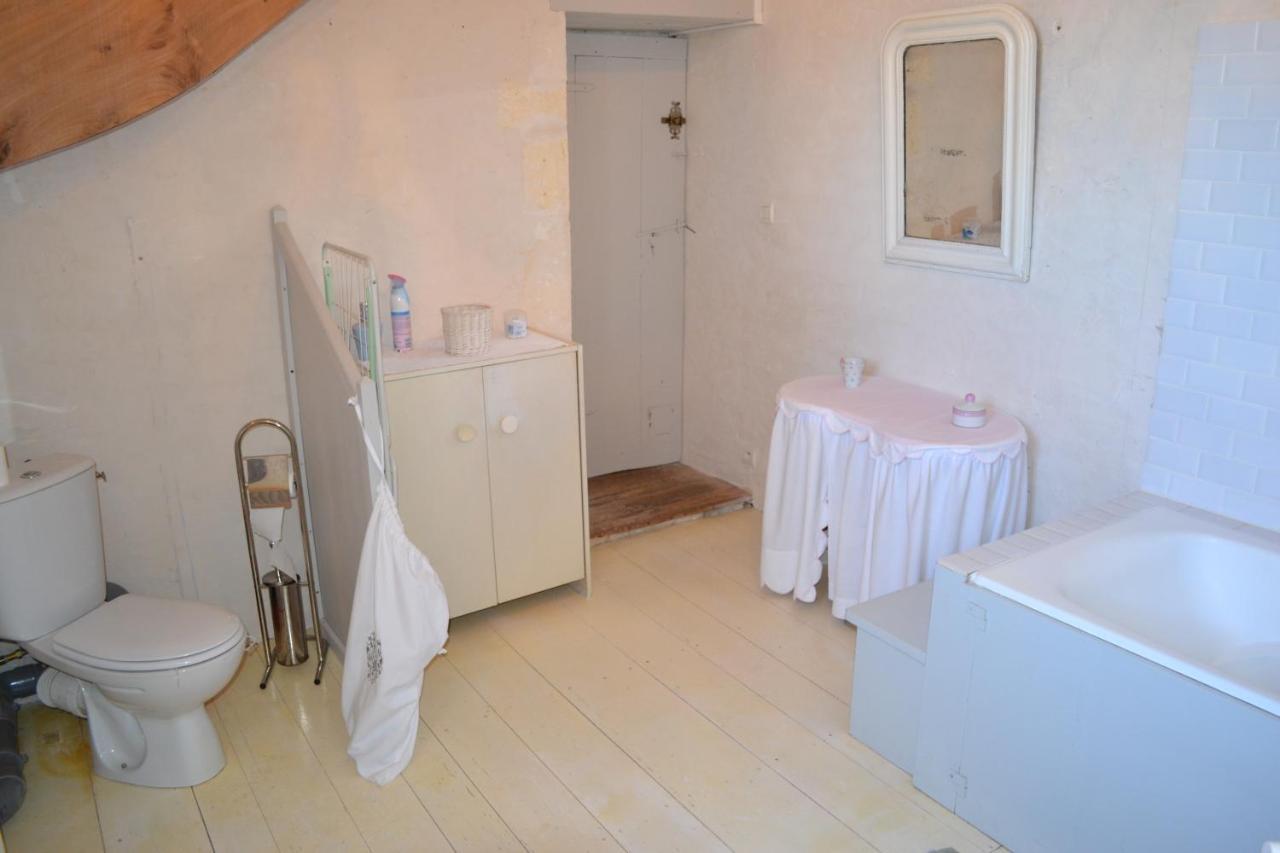 Le Petit Logis Bed & Breakfast Rouillac  Bagian luar foto