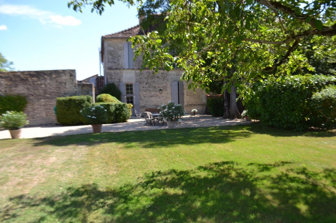 Le Petit Logis Bed & Breakfast Rouillac  Bagian luar foto