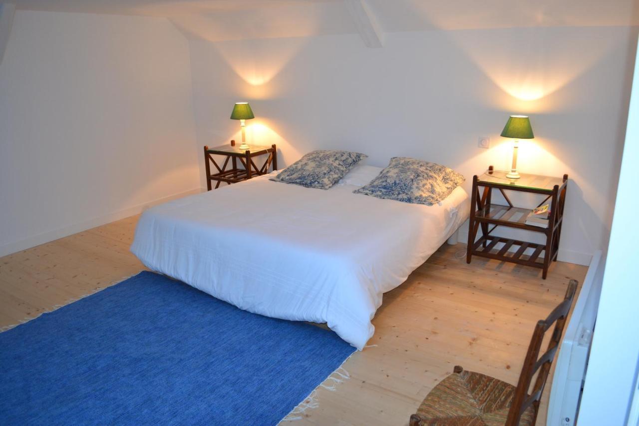 Le Petit Logis Bed & Breakfast Rouillac  Bagian luar foto